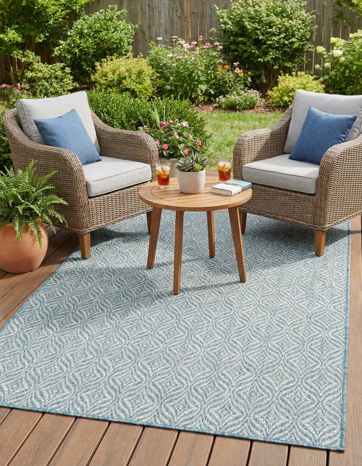 Detail image of 4' x 6' Easy-Clean Trellis Indoor / Outdoor Rug