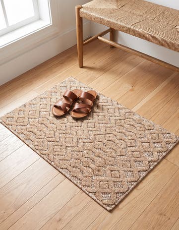 Beige Easy-Clean Trellis Textured Indoor / Outdoor Rug