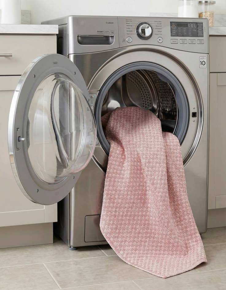 Detail image of 2' x 3'  Washable Solid Indoor / Outdoor Rug