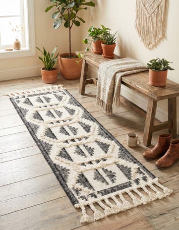 Black and White Hand Woven Arizona Wool Runner Rug