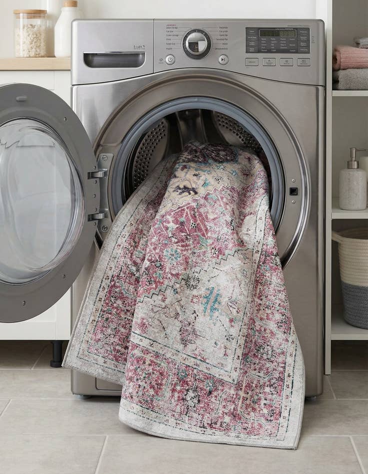 Detail image of 6' x 9'  Washable Yara Rug