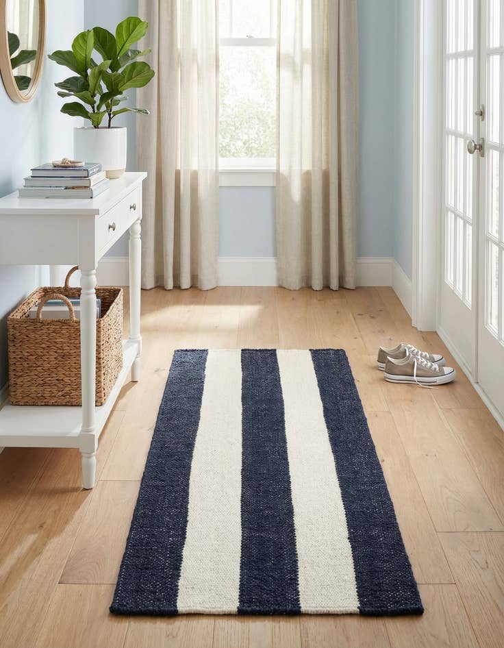 Detail image of  2' x 6' 1  Hand Woven Jill Zarin Hamptons Runner Rug