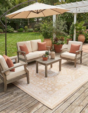 7' 10 x 7' 10 Easy-Clean Aztec Indoor / Outdoor Square Rug