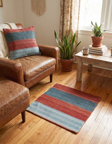 2' 5 x 2' 5 Hand Woven Pillow Wool Square Rug