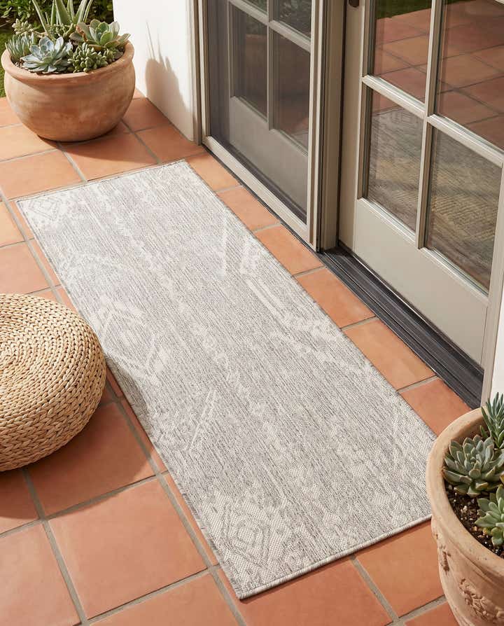 2' x 5' Easy-Clean Bohemian Indoor / Outdoor Runner Rug