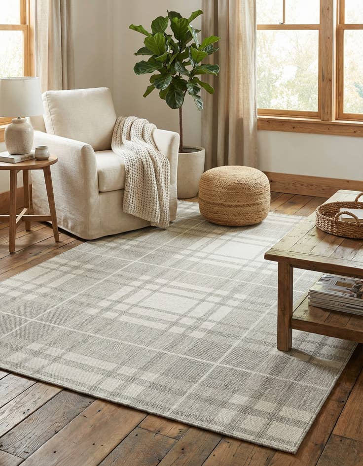 Detail image of 5' 3 x 8' Easy-Clean Checkered Indoor / Outdoor Rug