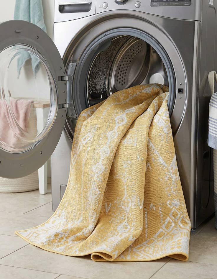 Detail image of  6' x 9'  Washable Bohemian Indoor / Outdoor Rug