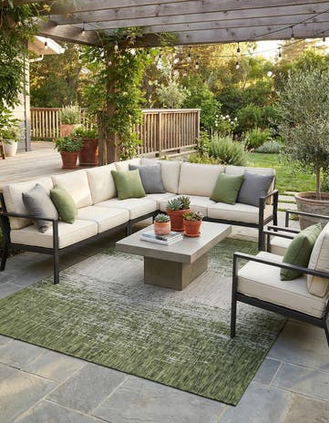 7' 10 x 11' Easy-Clean Modern Indoor / Outdoor Rug