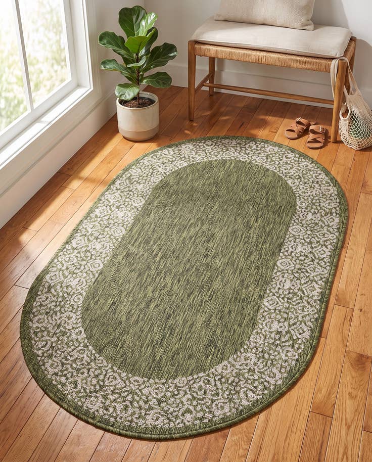 Detail image of 3' x 5' 3 Easy-Clean Border Indoor / Outdoor Oval Rug