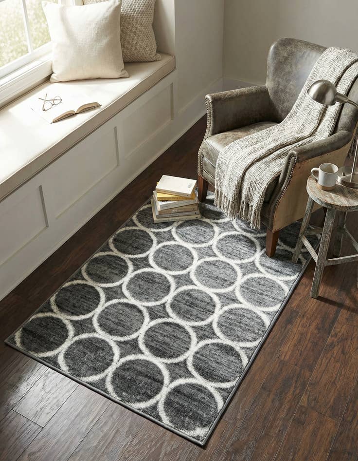 Detail image of 2' x 3' Lattice Trellis Rug