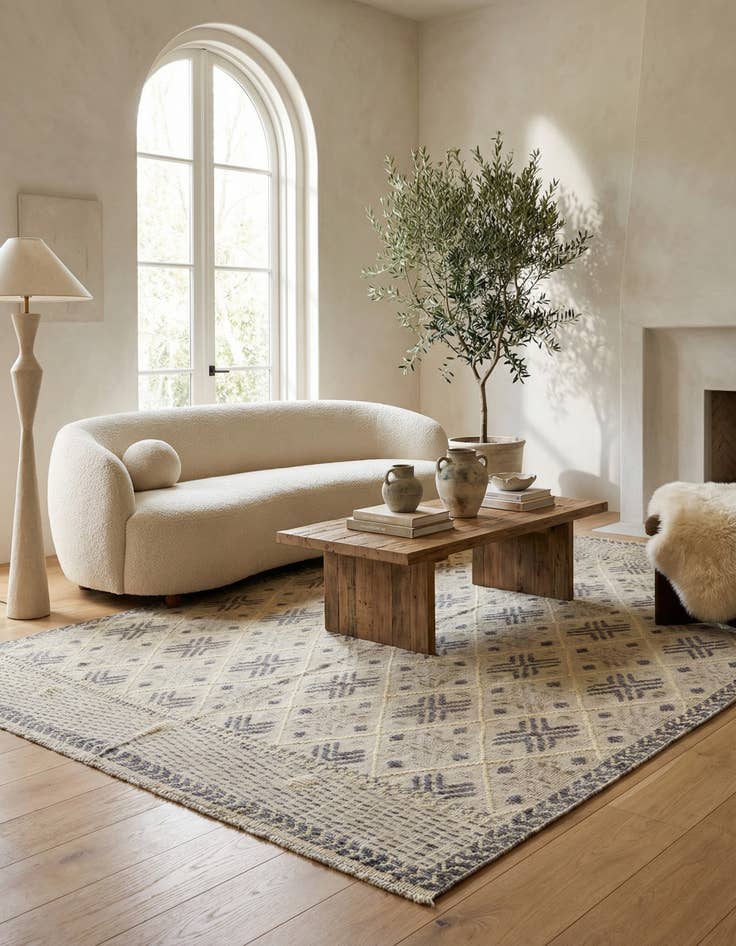Detail image of 7' 9 x 10' 5 Hand Woven Darya Wool Rug