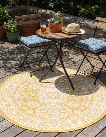 4' x 4' Easy-Clean Aztec Indoor / Outdoor Round Rug