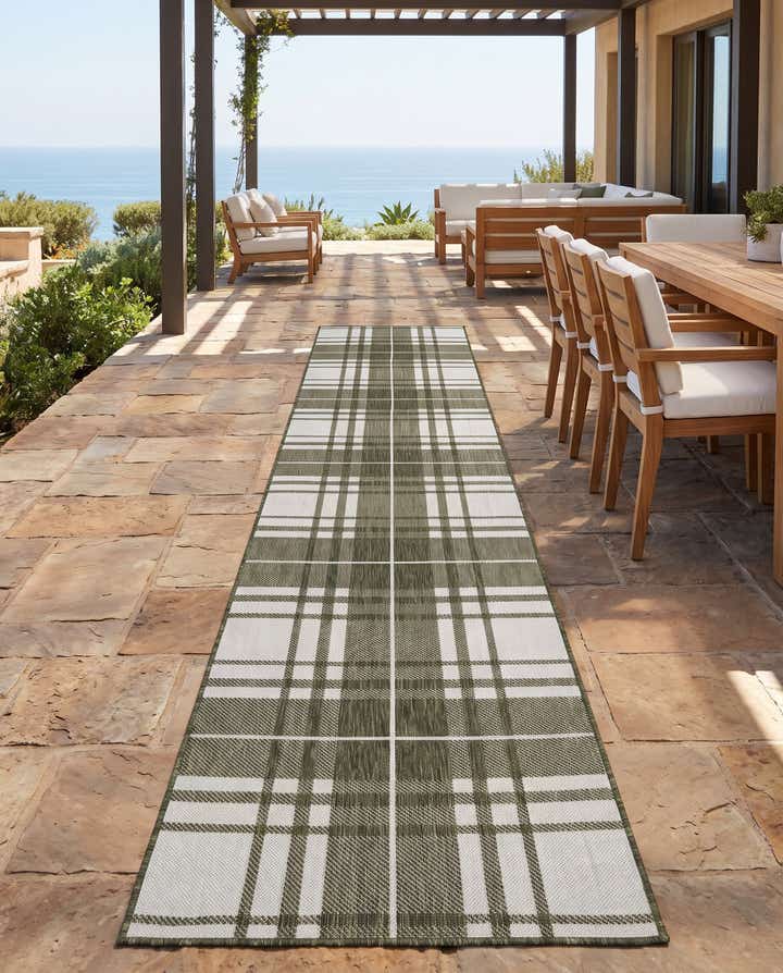2' 7 x 12' Easy-Clean Checkered Indoor / Outdoor Runner Rug