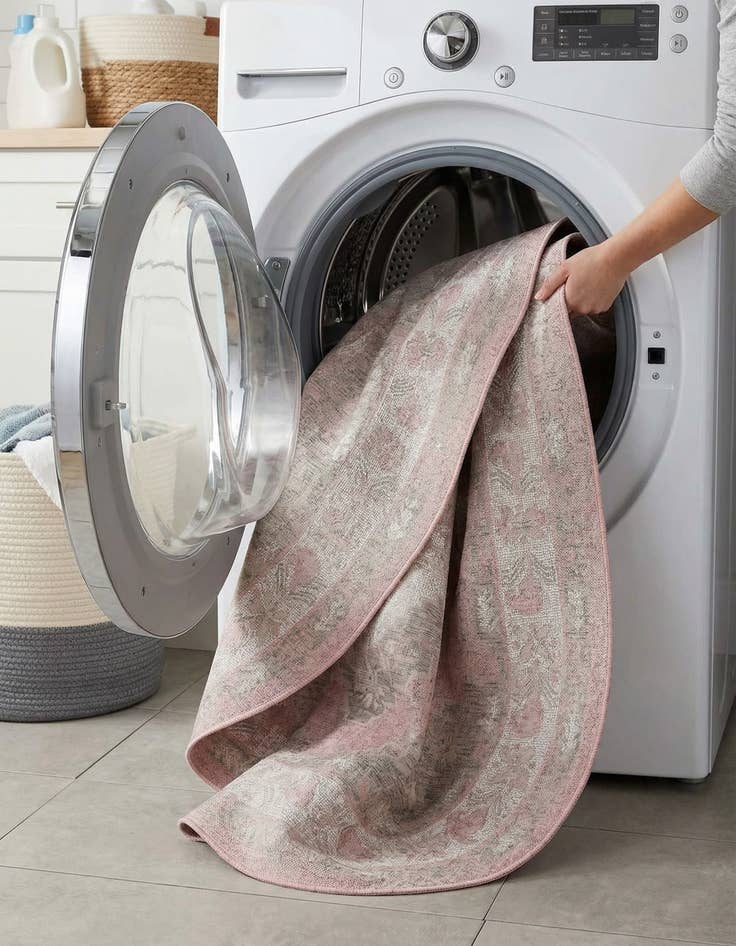 Detail image of 7' 10 x 10'  Washable Traditional Indoor / Outdoor Oval Rug