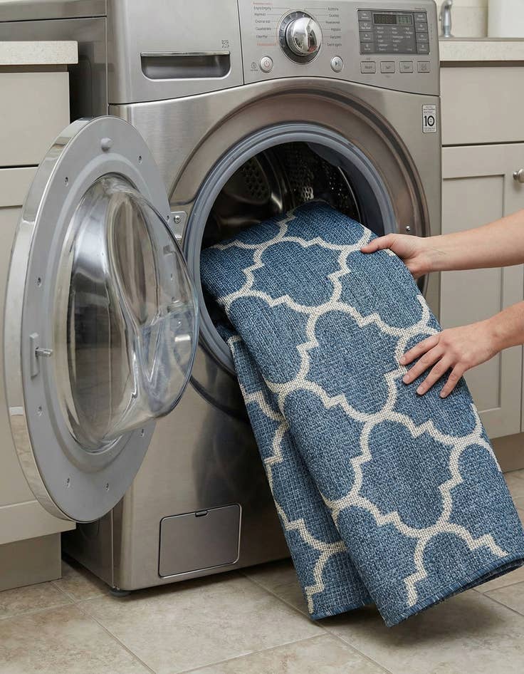 Detail image of 7' x 10'  Washable Trellis Indoor / Outdoor Rug