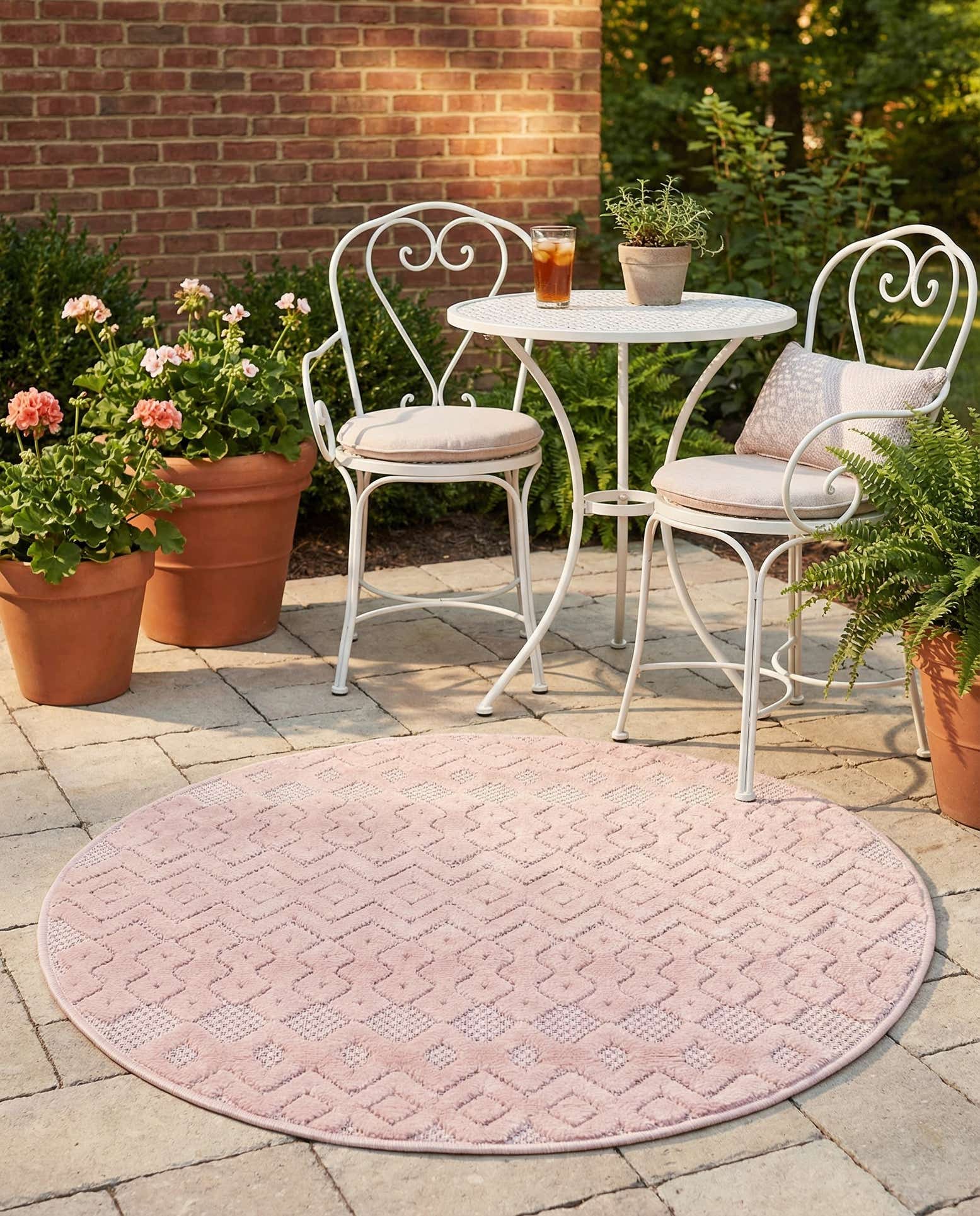 3' x 3' Easy-Clean Trellis Textured Indoor / Outdoor Round Rug
