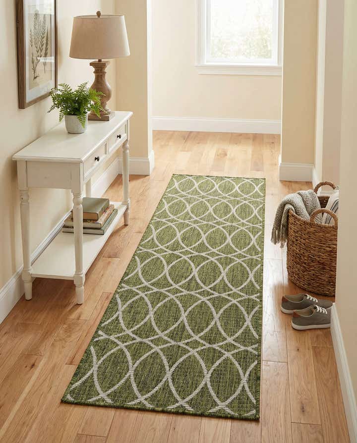 2' x 6' Easy-Clean Trellis Indoor / Outdoor Runner Rug