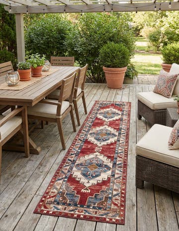 2' 7 x 12' Easy-Clean Traditional Indoor / Outdoor Runner Rug
