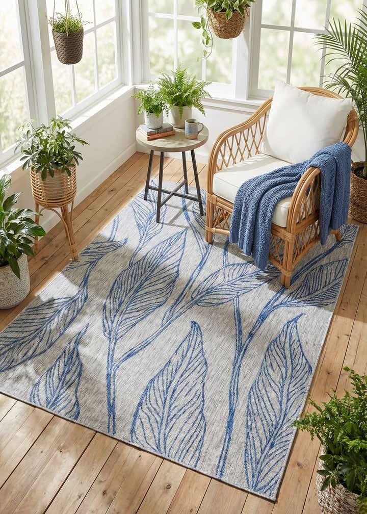 7' x 10' Easy-Clean Botanical Indoor / Outdoor Rug