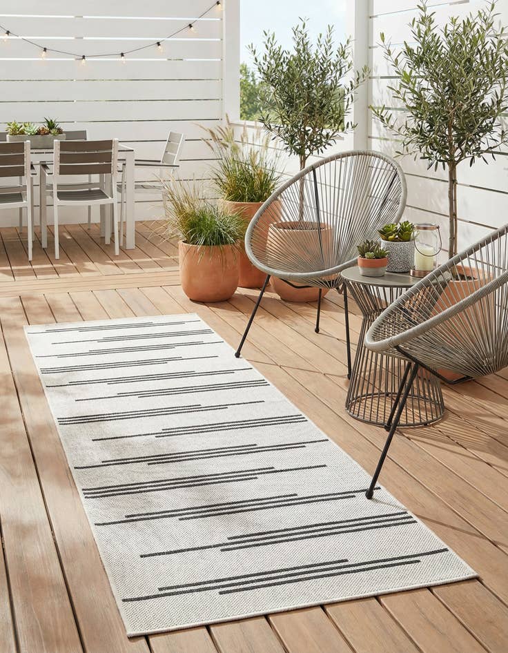 Detail image of 2' x 8'  Washable Modern Indoor / Outdoor Runner Rug