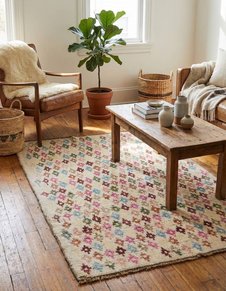 Detail image of  3' 2 x 4' 5  Hand Knotted Balouch Wool Rug