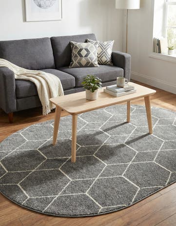 4' x 6' Lattice Frieze Oval Rug