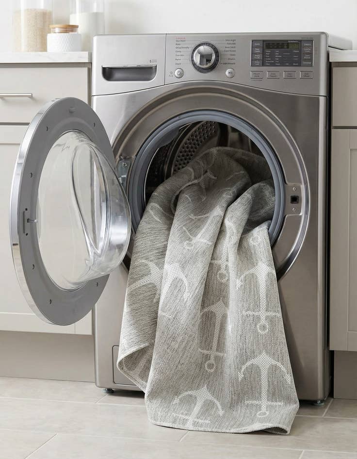 Detail image of 5' 3 x 8'  Washable Coastal Indoor / Outdoor Oval Rug