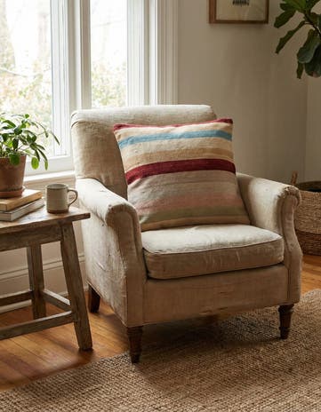 2' 5 x 2' 5 Hand Woven Pillow Wool Square Rug