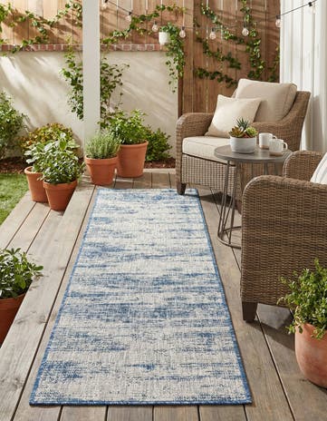2' x 8' Easy-Clean Modern Indoor / Outdoor Runner Rug
