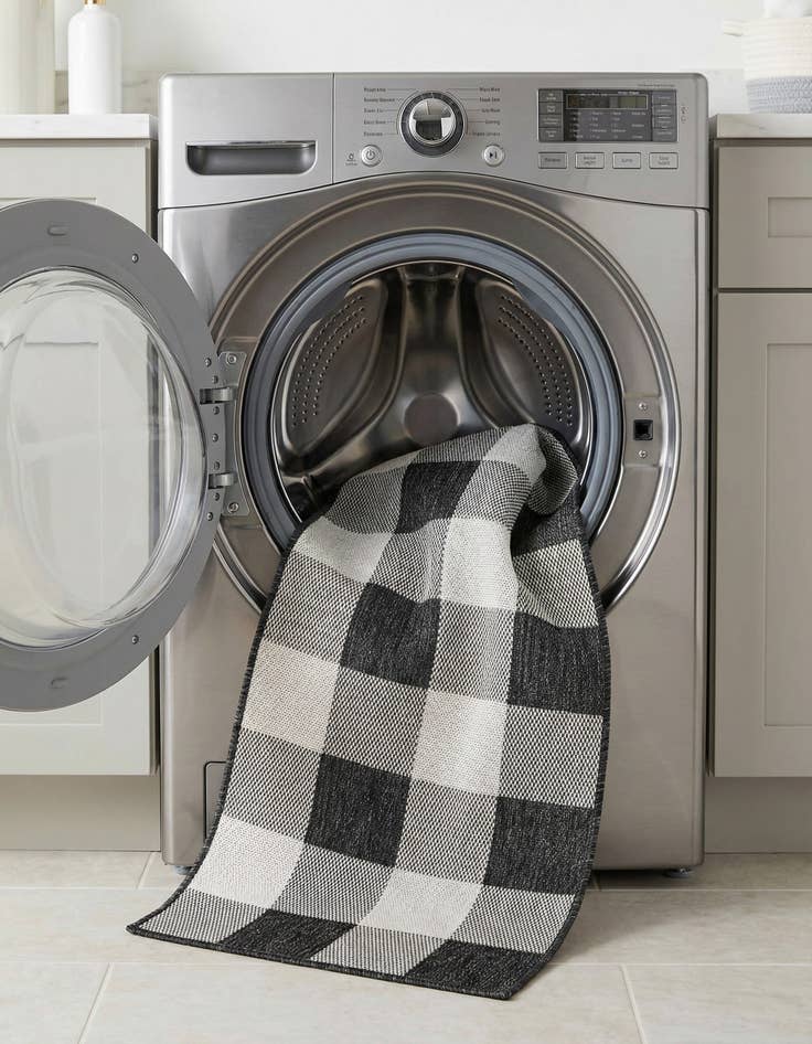 Detail image of  2' x 5' 3  Washable Checkered Indoor / Outdoor Runner Rug