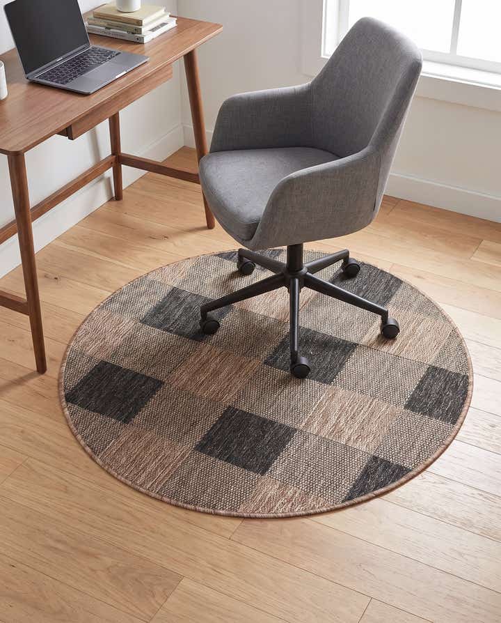 3' x 3' Easy-Clean Checkered Indoor / Outdoor Round Rug