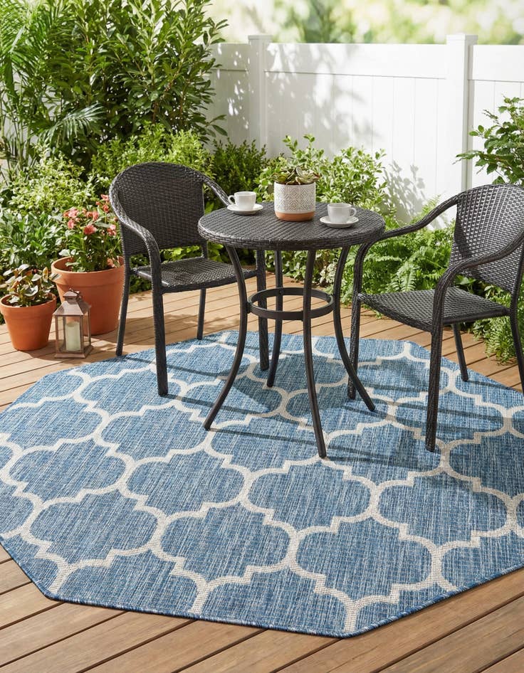 Detail image of  5' 3 x 5' 3  Washable Lattice Indoor / Outdoor Octagon Rug