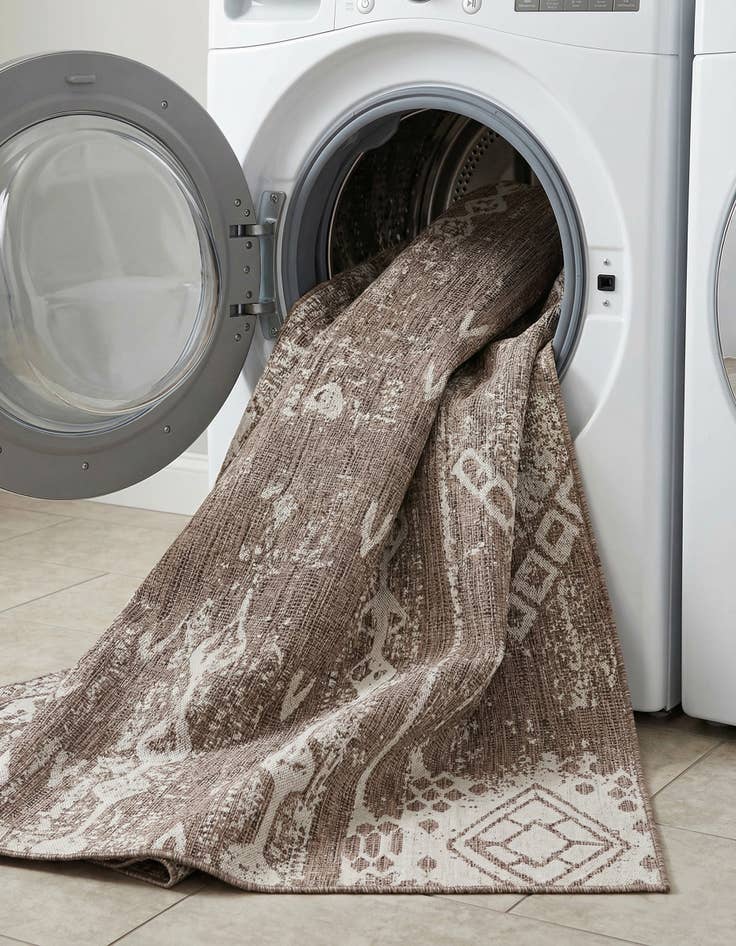 Detail image of 7' x 10'  Washable Bohemian Indoor / Outdoor Rug