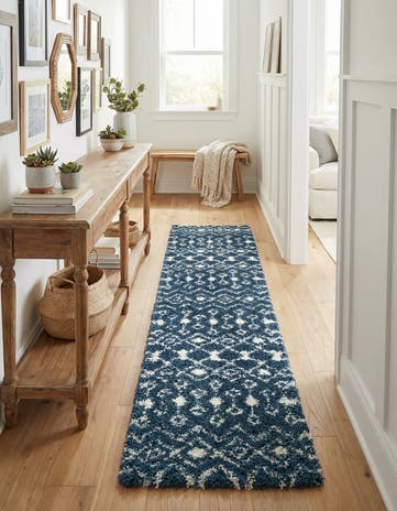 2' 7 x 10' Moroccan Trellis Shag Runner Rug