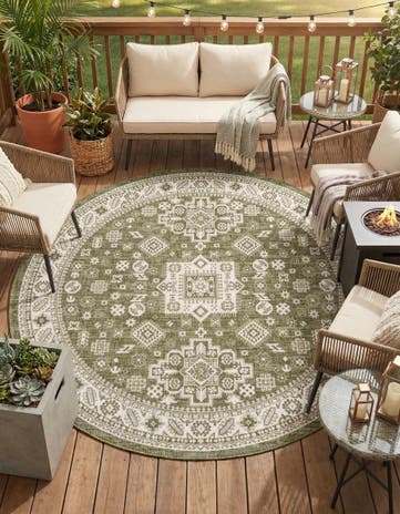 10' x 10' Easy-Clean Aztec Indoor / Outdoor Round Rug