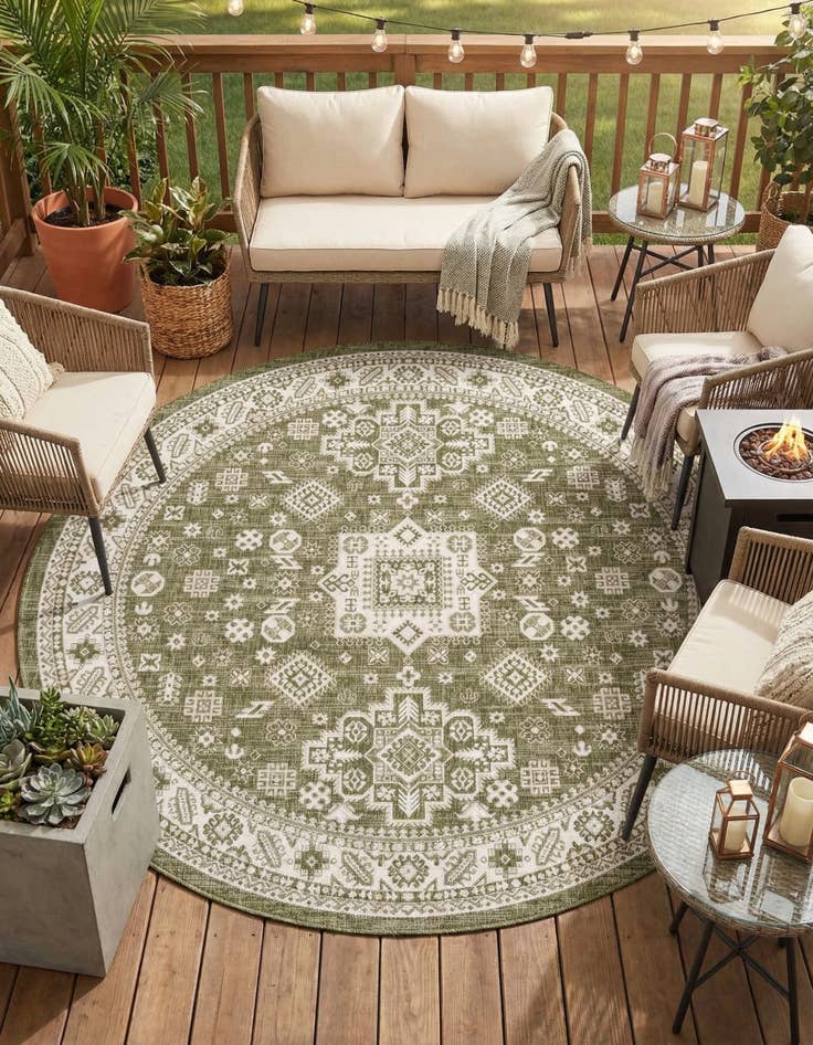 Detail image of  10' x 10'  Washable Aztec Indoor / Outdoor Round Rug