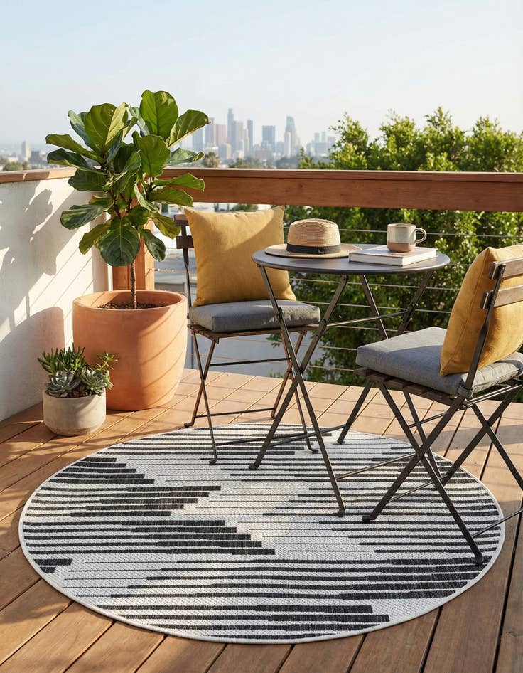 Detail image of 3' x 3'  Washable Modern Indoor / Outdoor Round Rug
