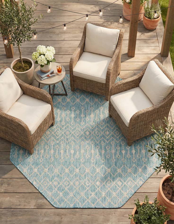 Detail image of  5' 3 x 5' 3  Washable Lattice Indoor / Outdoor Octagon Rug