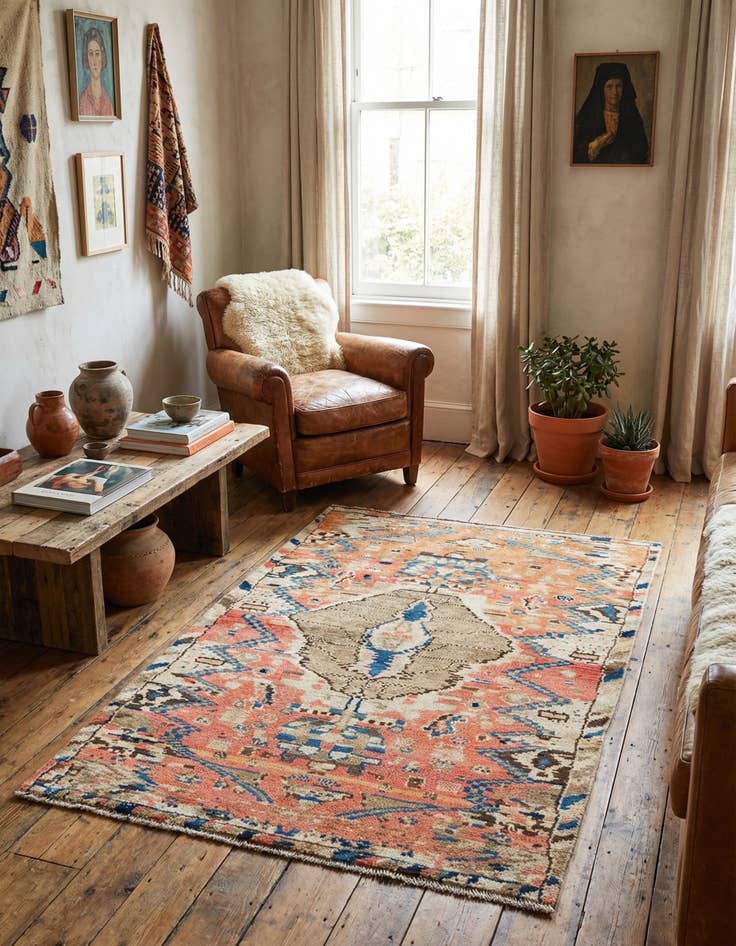 Detail image of 3' 2 x 5' 3 Hamedan Rug