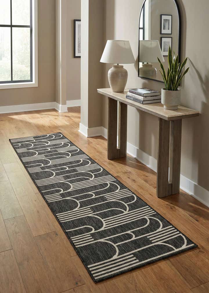 2' x 8' Easy-Clean Modern Indoor / Outdoor Runner Rug
