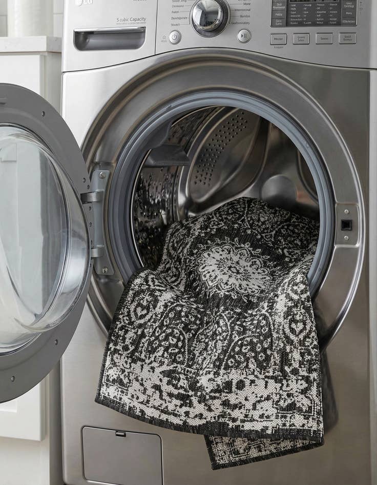 Detail image of  2' x 6'  Washable Traditional Indoor / Outdoor Runner Rug