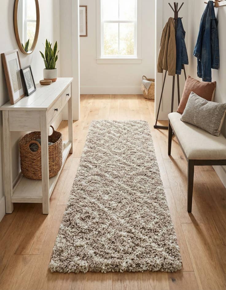 Detail image of  2' 7 x 10' Lattice Shag Runner Rug