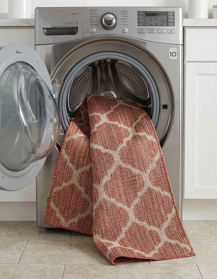 Detail image of 2' x 6'  Washable Trellis Indoor / Outdoor Runner Rug