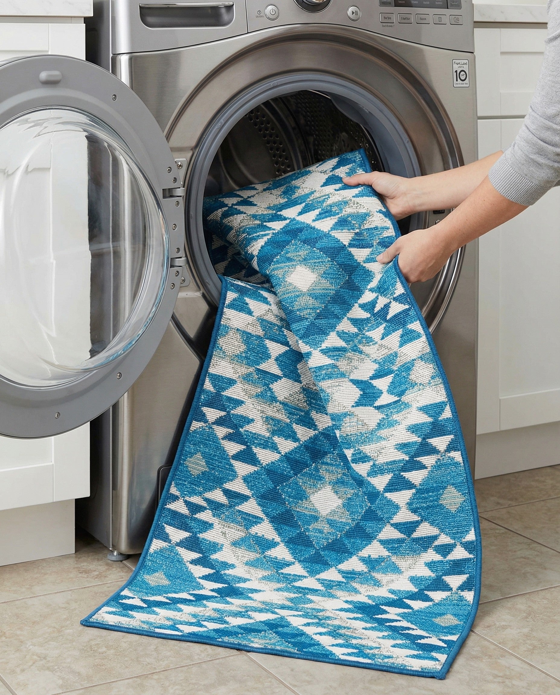  2' x 6'  Washable Southwestern Indoor / Outdoor Runner Rug