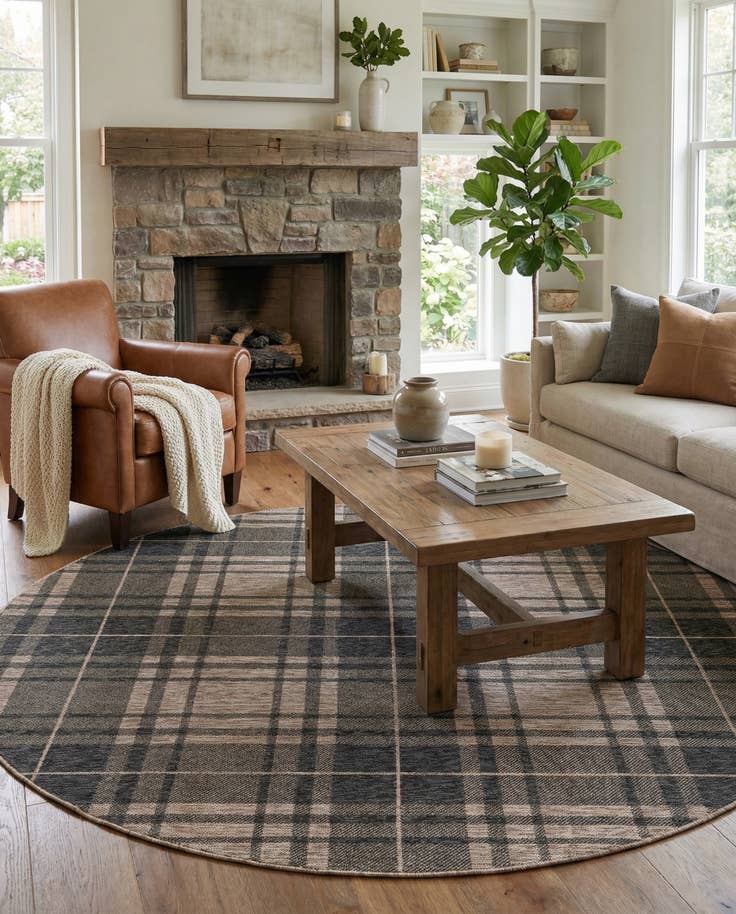 Detail image of 7' 10 x 7' 10 Easy-Clean Checkered Indoor / Outdoor Round Rug