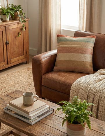 1' 5 x 1' 6 Hand Woven Pillow Wool Square Rug