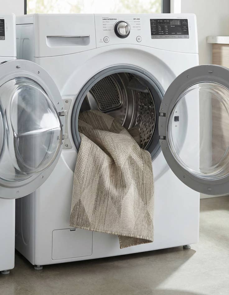 Detail image of 6' x 9'  Washable Modern Indoor / Outdoor Rug