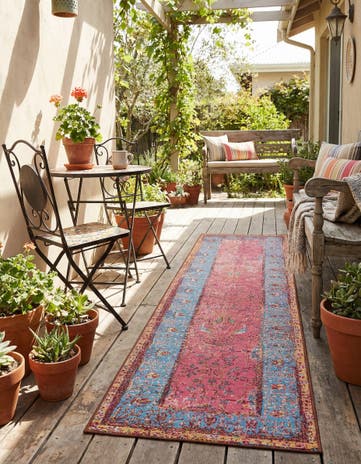 2' x 8' Easy-Clean Traditional Indoor / Outdoor Runner Rug