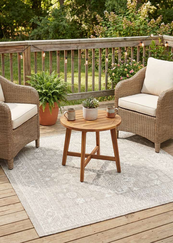 5' 3 x 5' 3 Easy-Clean Aztec Indoor / Outdoor Square Rug