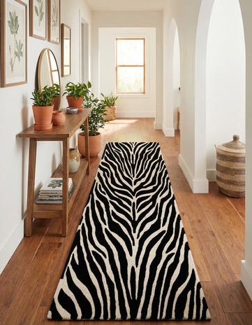 2' 7 x 10' Hand Tufted Safari Wool Runner Rug